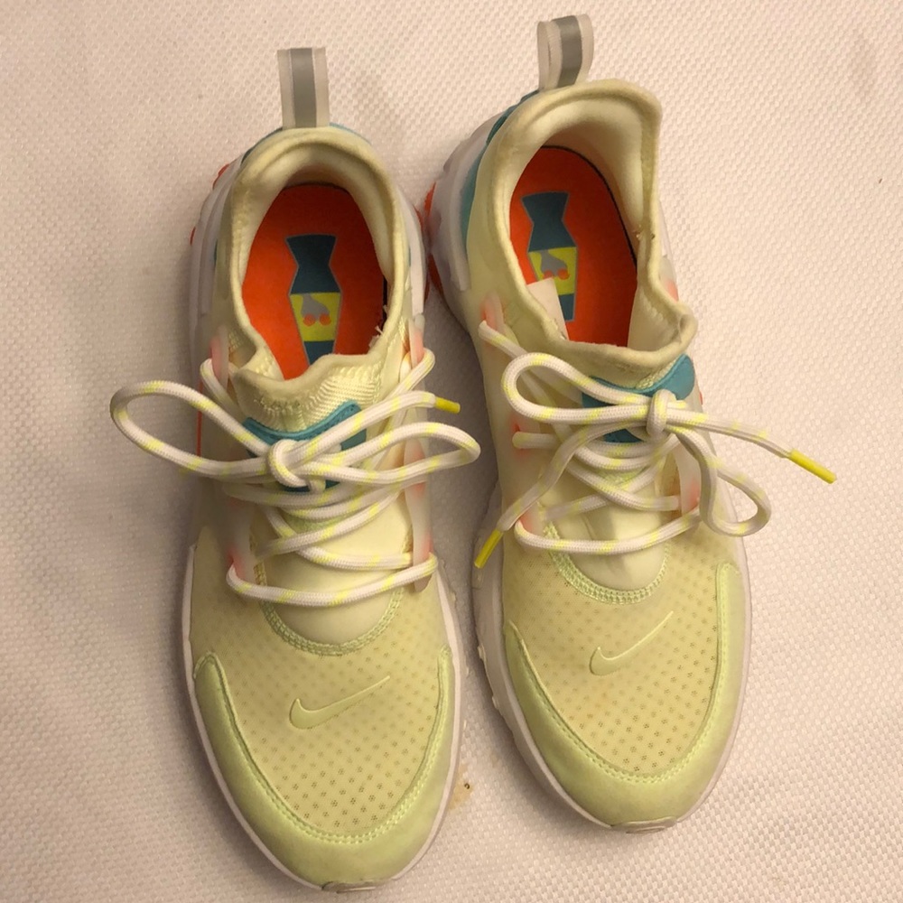 Nike react never like new.